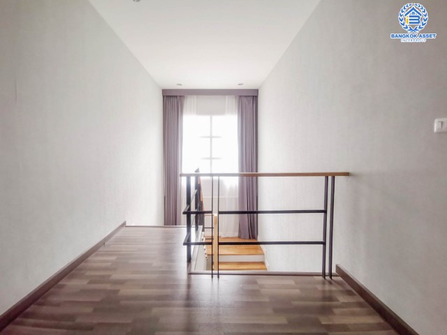 *****บ้านเดี่ยวมือสอง ม.ธารา ราชพฤกษ์-ปิ่นเกล้า บ้านสวย พร้อมอยู่ หลังมุม เนื้อที่ 102 ตร.ว. ฟังก์ชัน 4 ห้องนอน 4 ห้องน้ำ 2 ที่จอดรถ แถมฟรี !!! เครื่องปรับอากาศ 5 เครื่อง+เครื่องทำน้ำอุ่น 2 เครื่อง บนทำเลเชื่อมสู่ถนนกาญจนาภิเษก รายล้อมด้วยสิ่งอำนวยความสะดวกครบครัน